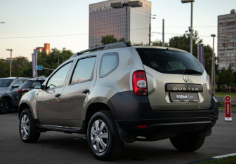 Подержанный автомобиль Renault Duster 2013 года (5 фото)