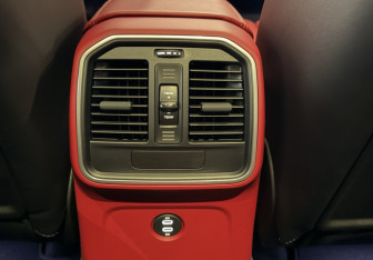 Новый Porsche Macan 2025 (10 фото)