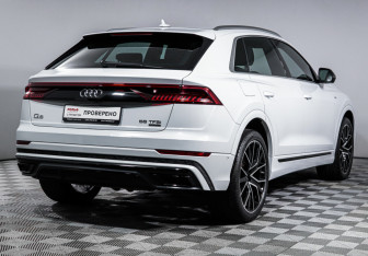 Подержанный автомобиль Audi Q8 2019 года (5 фото)