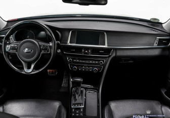 Подержанный автомобиль Kia Optima Wagon 2016 года (8 фото)