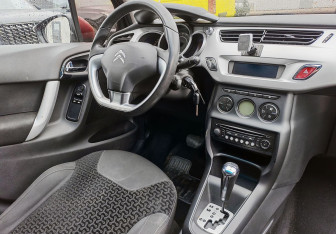 Подержанный автомобиль Citroen C3 Hatchback 2010 года (10 фото)