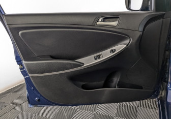 Подержанный автомобиль Hyundai Solaris Hatchback 2016 года (18 фото)