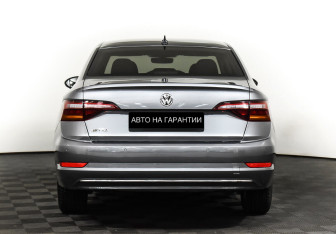 Подержанный автомобиль Volkswagen Jetta Sedan 2020 года (6 фото)
