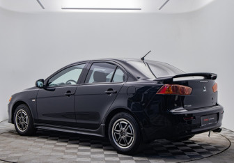Подержанный автомобиль Mitsubishi Lancer Sedan 2008 года (3 фото)