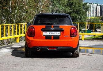 Подержанный автомобиль MINI Hatch 2019 года (4 фото)