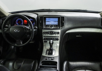 Подержанный автомобиль Infiniti G Sedan 2009 года (12 фото)