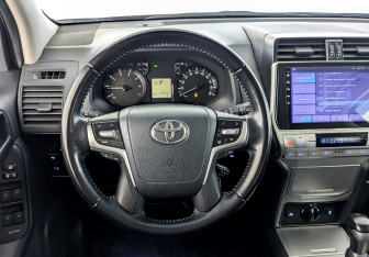 Подержанный автомобиль Toyota Land Cruiser Prado 2021 года (23 фото)