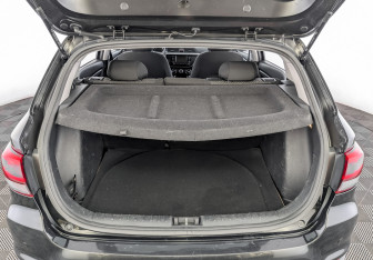 Подержанный автомобиль Kia Rio Hatchback 2020 года (10 фото)