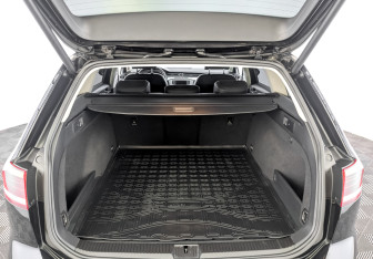 Подержанный автомобиль Volkswagen Passat Wagon 2016 года (10 фото)