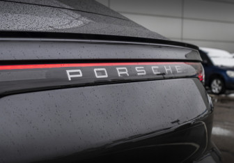 Подержанный автомобиль Porsche Cayenne 2020 года (11 фото)