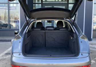 Подержанный автомобиль Audi Q3 2012 года (10 фото)