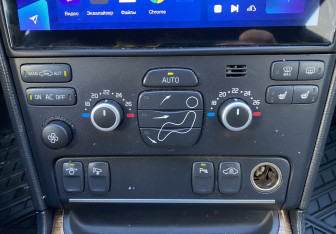 Подержанный автомобиль Volvo XC90 2014 года (15 фото)