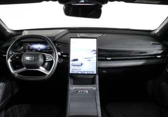 Подержанный автомобиль Geely Preface 2024 года (13 фото)