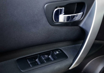 Подержанный автомобиль Nissan Qashqai 2013 года (12 фото)