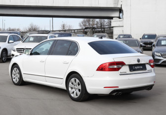 Подержанный автомобиль Skoda Superb Liftback 2013 года (7 фото)