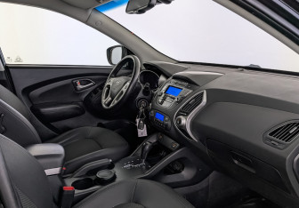 Подержанный автомобиль Hyundai ix35 2012 года (13 фото)