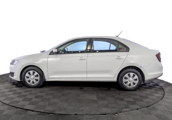 Подержанный автомобиль Skoda Rapid Liftback 2019 года (8 фото)