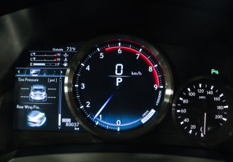 Подержанный автомобиль Lexus RC F 2016 года (11 фото)