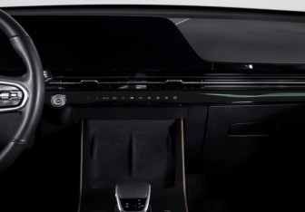 Подержанный автомобиль Omoda C5 2023 года (13 фото)