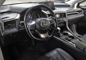 Подержанный автомобиль Lexus RX 2017 года (15 фото)