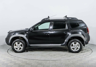 Подержанный автомобиль Renault Duster 2017 года (3 фото)