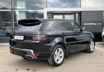 Подержанный автомобиль Land Rover Range Rover Sport 2018 года (5 фото)