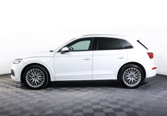 Подержанный автомобиль Audi Q5 2017 года (8 фото)