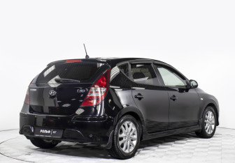 Подержанный автомобиль Hyundai i30 Hatchback 2011 года (5 фото)