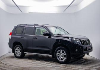 Подержанный автомобиль Toyota Land Cruiser Prado 2013 года (3 фото)