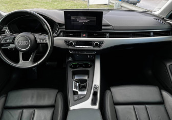 Подержанный автомобиль Audi A4 Sedan 2021 года (12 фото)
