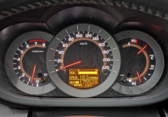 Подержанный автомобиль Toyota RAV4 2007 года (16 фото)