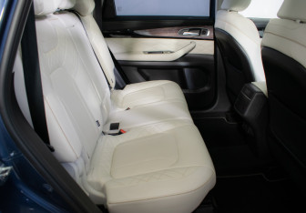 Подержанный автомобиль Exeed VX 2021 года (10 фото)