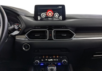 Подержанный автомобиль Mazda CX-5 2021 года (17 фото)