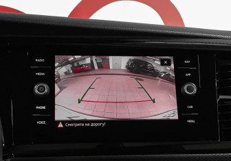 Подержанный автомобиль Volkswagen Caravelle 2022 года (16 фото)