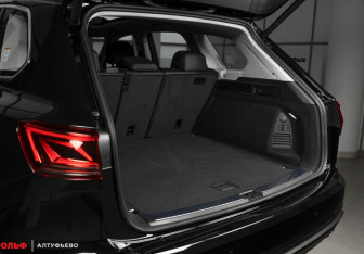 Новый Volkswagen Touareg 2025 (12 фото)