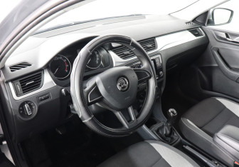 Подержанный автомобиль Skoda Rapid Liftback 2018 года (9 фото)