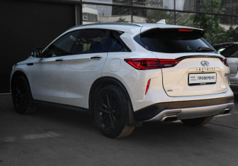 Подержанный автомобиль Infiniti QX50 2018 года (6 фото)