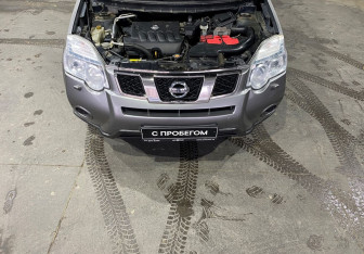 Подержанный автомобиль Nissan X-Trail 2013 года (9 фото)
