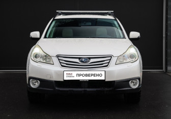 Подержанный автомобиль Subaru Outback Wagon 2011 года (2 фото)