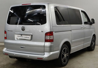 Подержанный автомобиль Volkswagen Multivan 2006 года (5 фото)