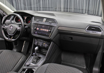 Подержанный автомобиль Volkswagen Tiguan 2018 года (11 фото)