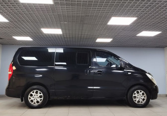 Подержанный автомобиль Hyundai Grand Starex 2010 года (4 фото)