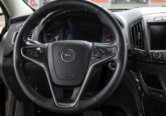 Подержанный автомобиль Opel Insignia Sedan 2014 года (17 фото)
