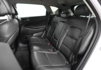 Подержанный автомобиль Hyundai Tucson 2017 года (10 фото)