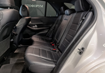 Подержанный автомобиль Mercedes-Benz GLE 2021 года (18 фото)
