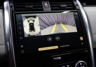 Подержанный автомобиль Land Rover Discovery 2022 года (22 фото)