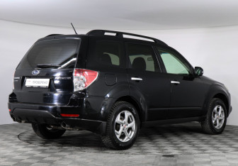 Подержанный автомобиль Subaru Forester Suv 2012 года (3 фото)