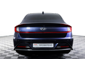 Подержанный автомобиль Hyundai Sonata 2019 года (6 фото)