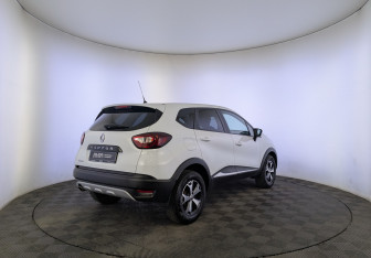Подержанный автомобиль Renault Kaptur 2017 года (5 фото)