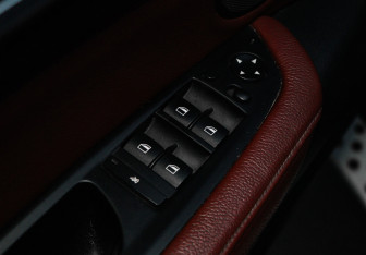 Подержанный автомобиль BMW X6 2010 года (19 фото)